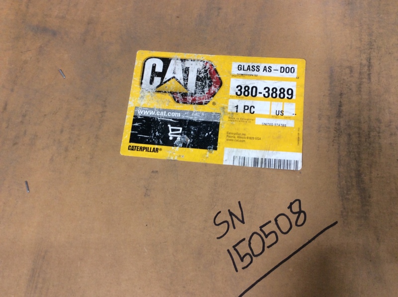 Caterpillar  Glass AS - Door (rh)