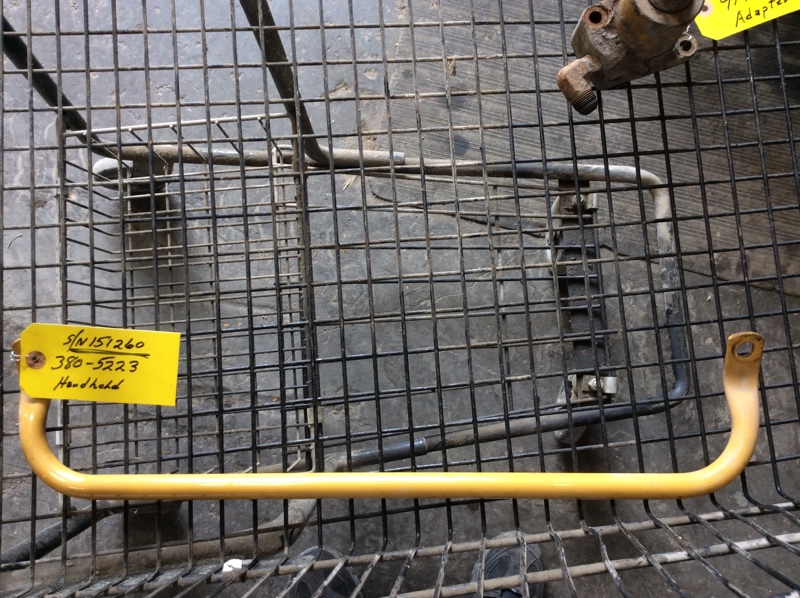 Caterpillar 966M 966M Handhold