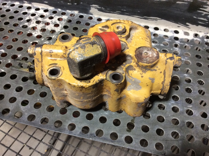 Caterpillar 773D 773D Relief Valve