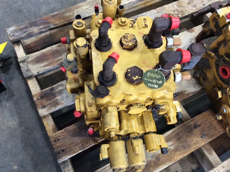 Caterpillar 966M 966M Valve GP - Main Control