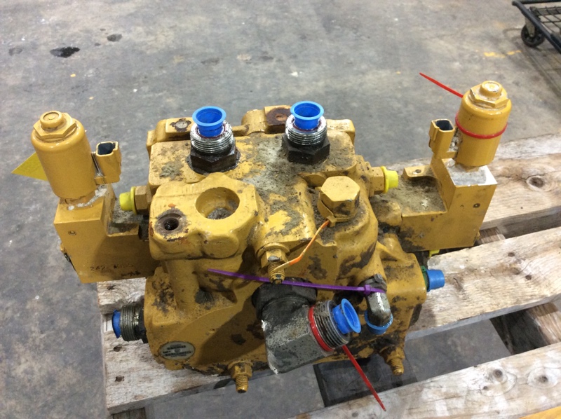 Caterpillar 962M 962M Valve GP - Control
