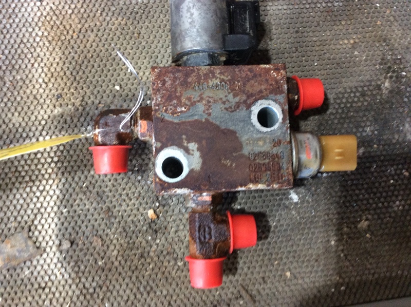 Caterpillar 962M 962M Manifold GP - Control