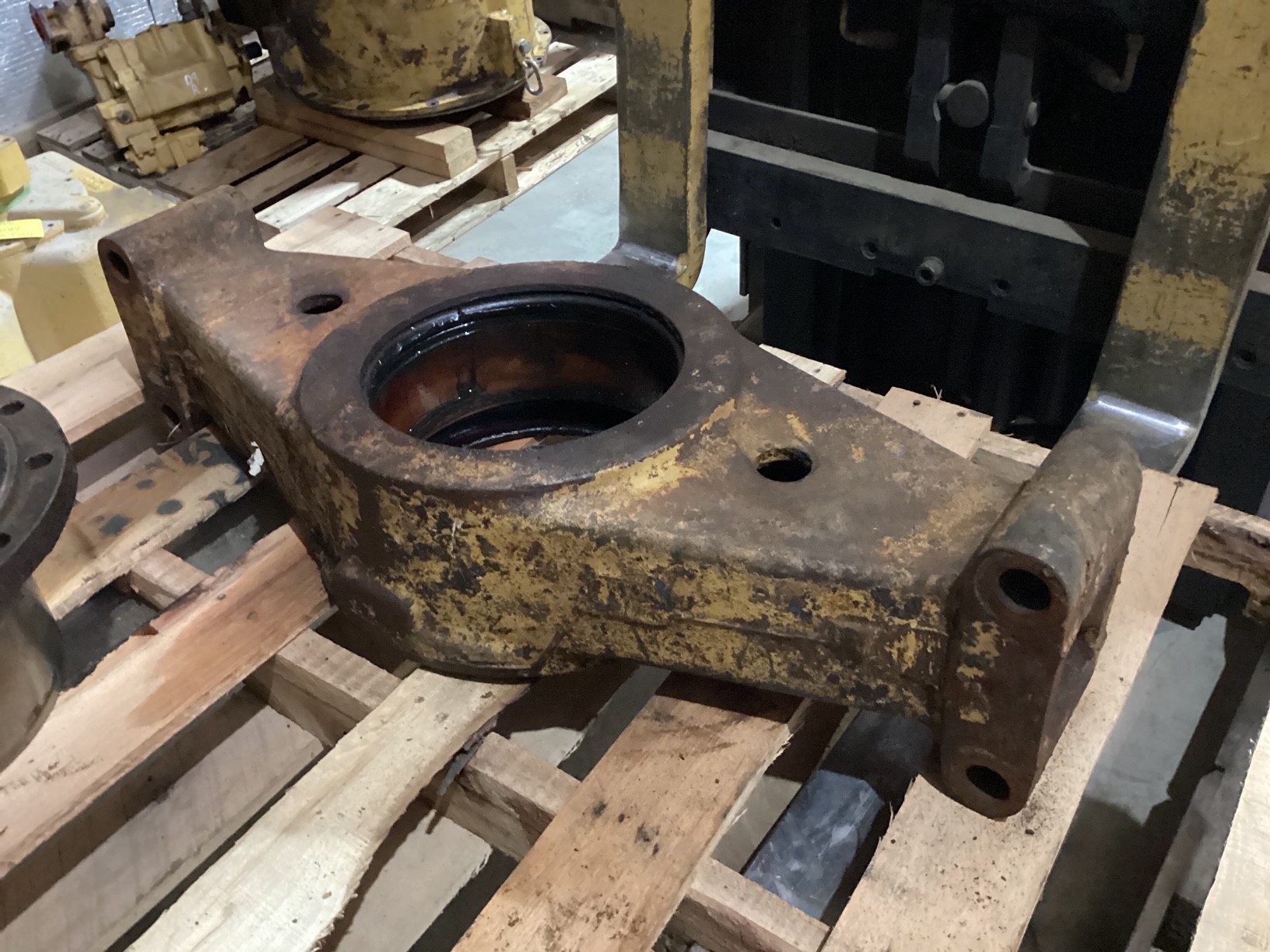 Caterpillar 980F 980F Oscillating Axle Support