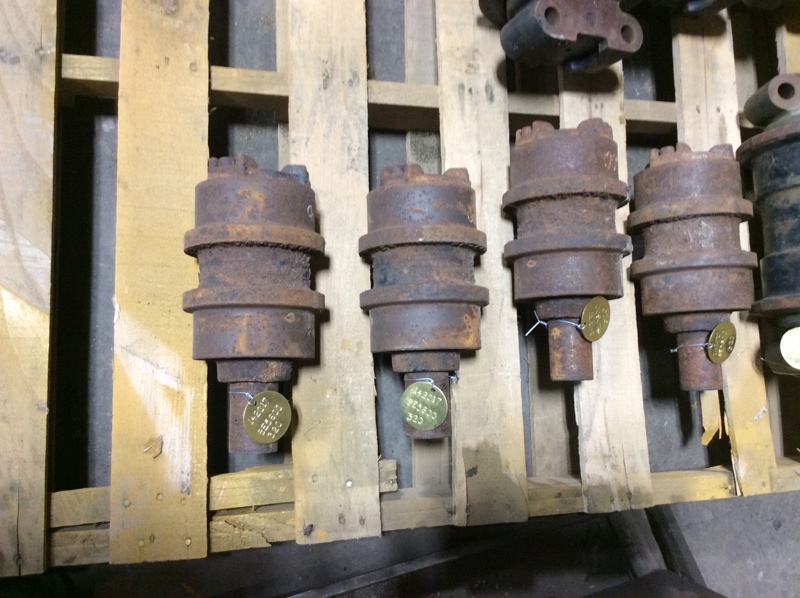   320 Carrier Roller