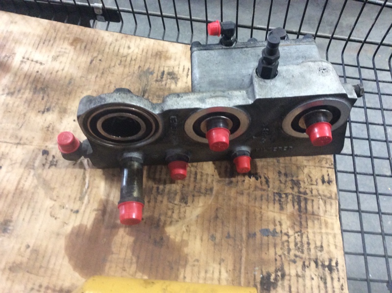 Caterpillar D10N D10N Filter Base