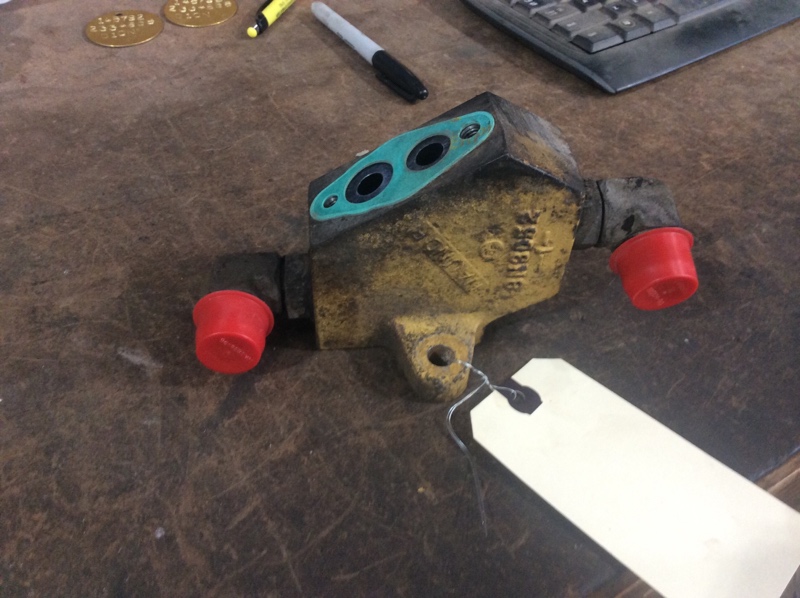 Caterpillar D10N D10N Mounting Block