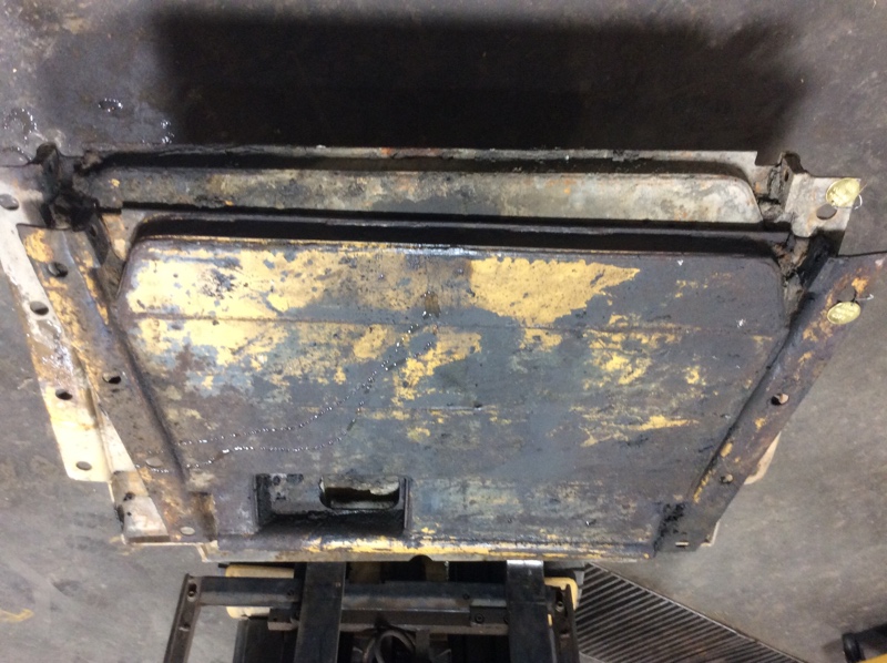 Caterpillar 637E 637E Belly Pan - Center