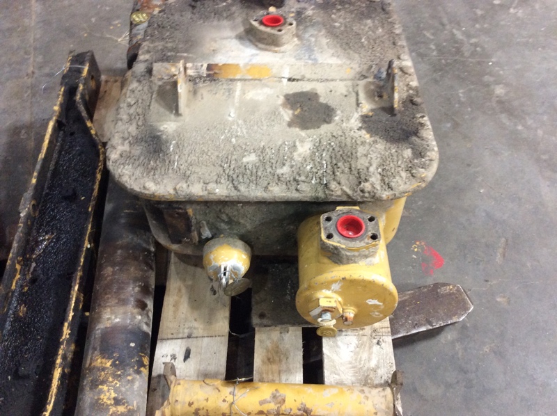 Caterpillar 773D 773D Steering Tank & Filter GP