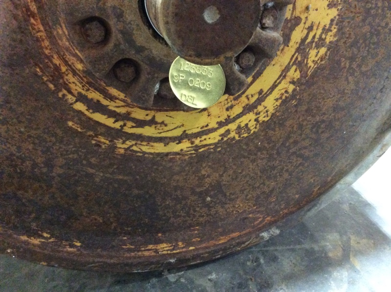 Caterpillar D8L D8L Idler GP (40% Worn)