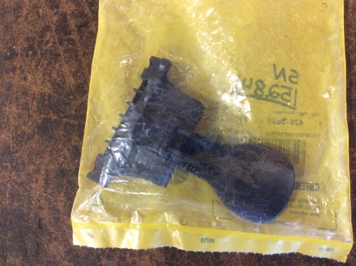 Caterpillar  Lock AS