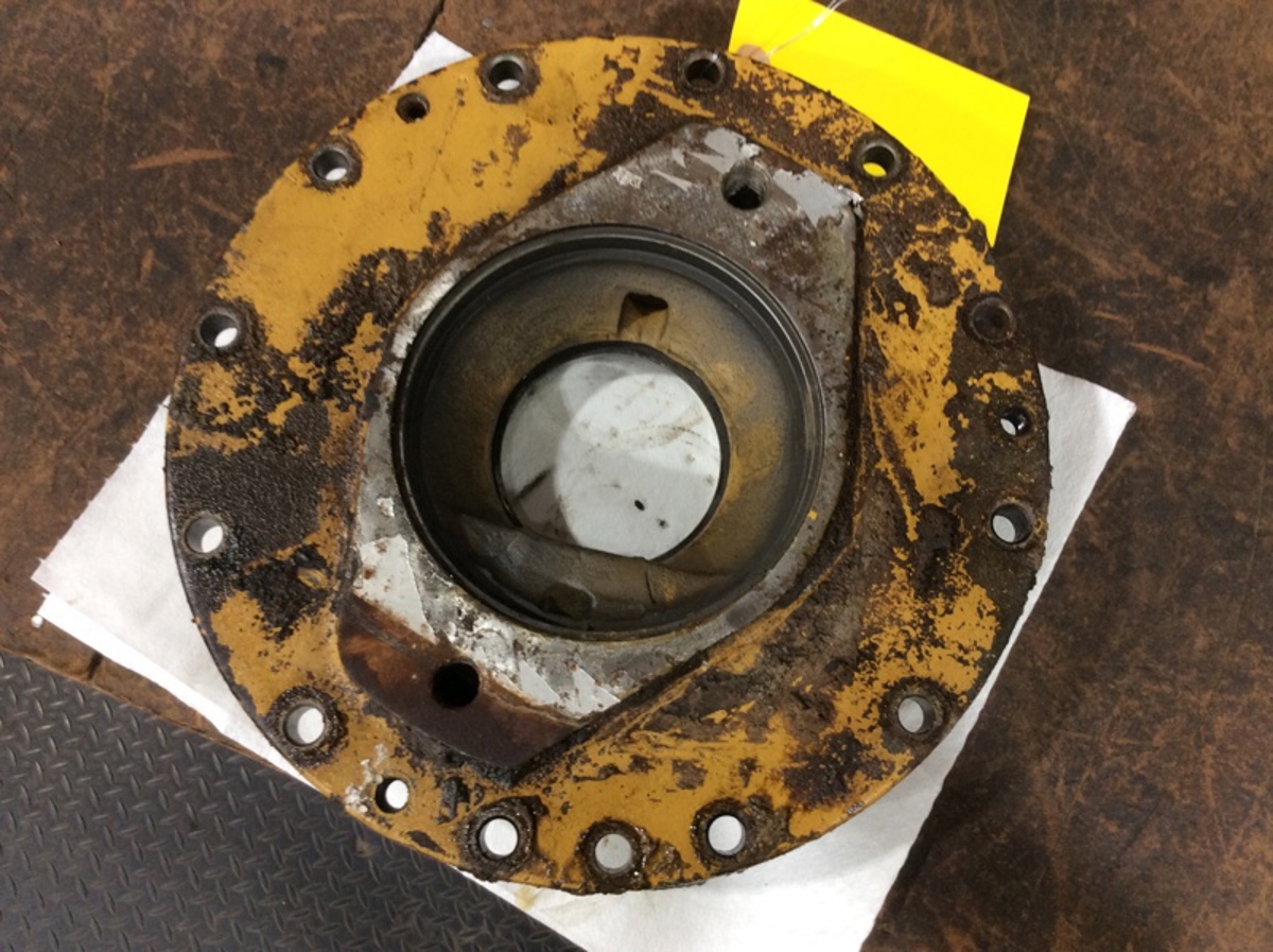 Caterpillar  980C Adapter - Pump