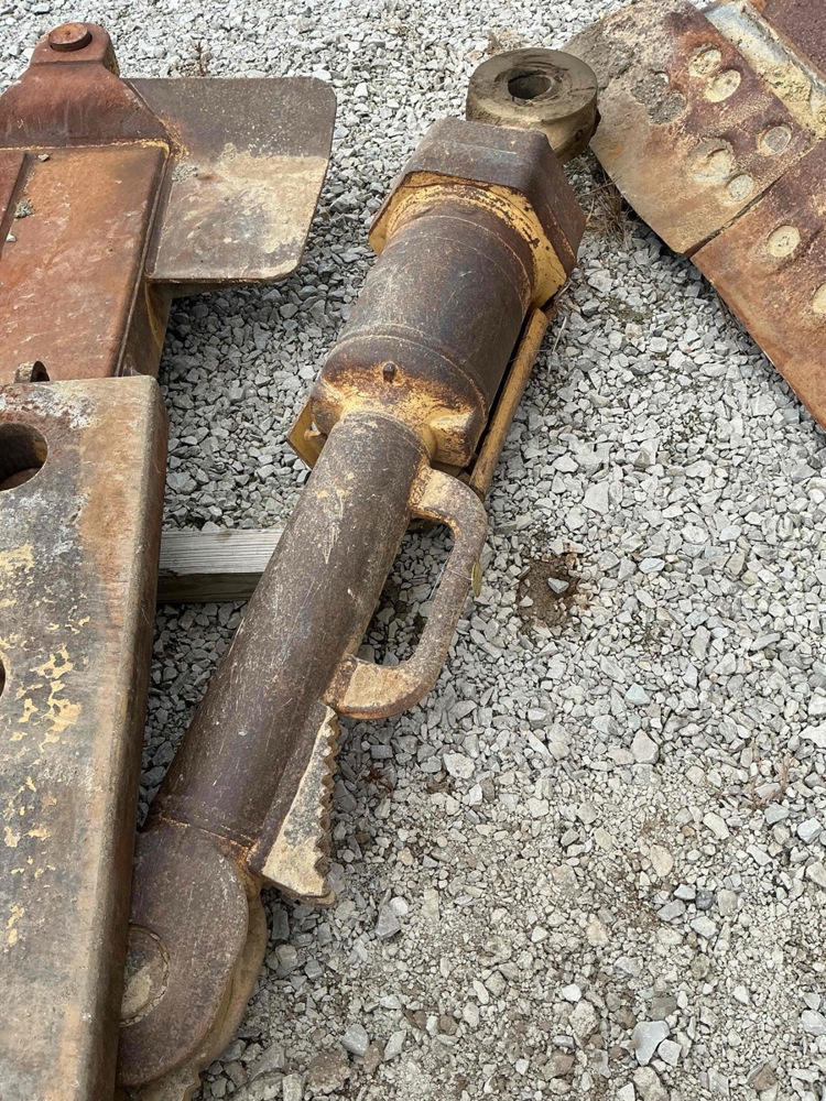 Caterpillar D10T D10T Cylinder GP - Dual Tilt  (lh)