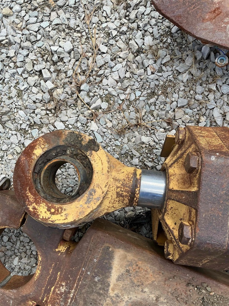 Caterpillar D10T D10T Cylinder GP - Dual Tilt (rh)
