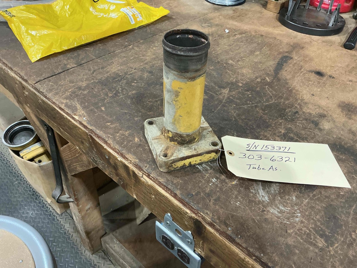 Caterpillar D11R D11R Tube