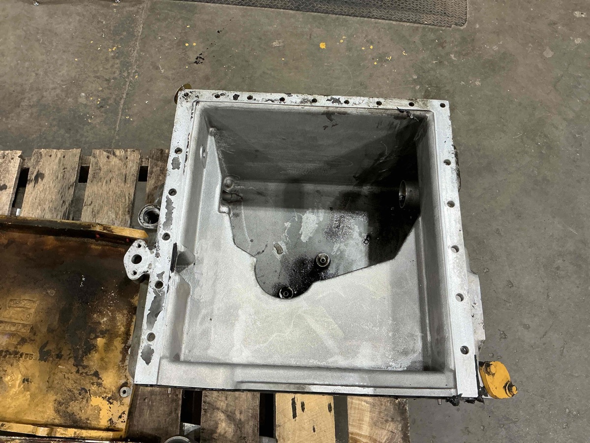 Caterpillar D11R D11R Pan AS - Oil (engine)
