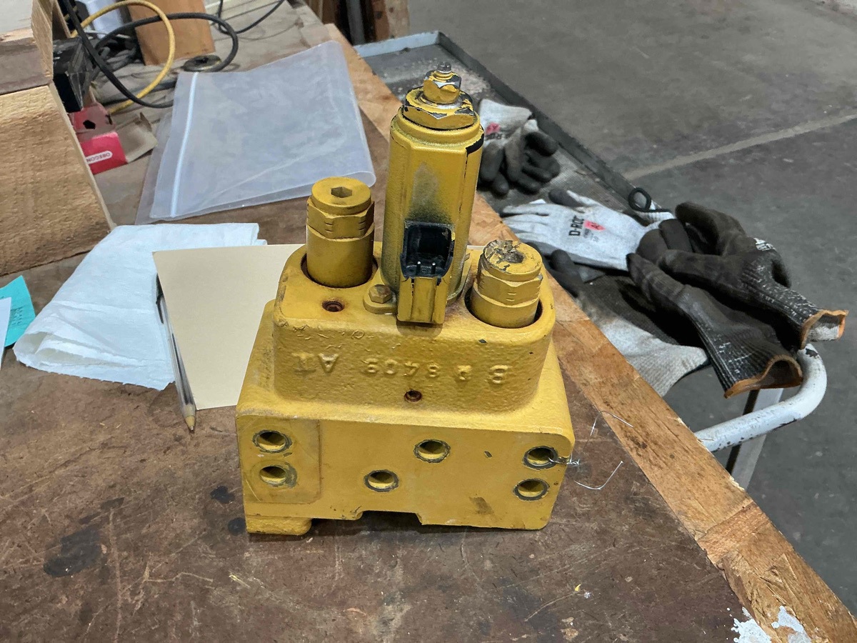 Caterpillar 336D 336D Valve GP - Swing Cushion