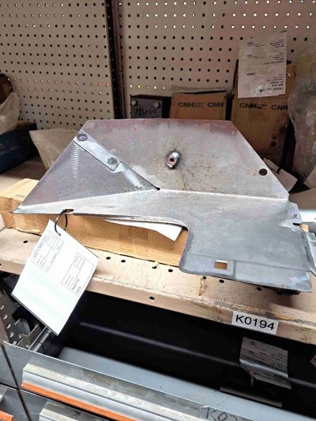I.H./FARMALL 1066 RH Baffle