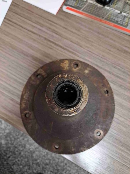 Case/case I.H. 2577 Bearing Housing