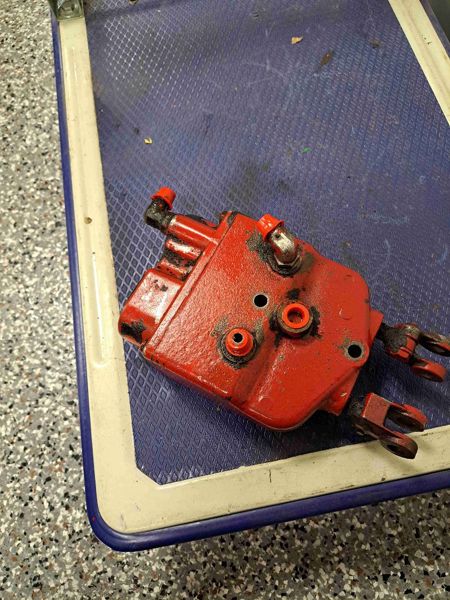 I.H./FARMALL 856 Brake Valve