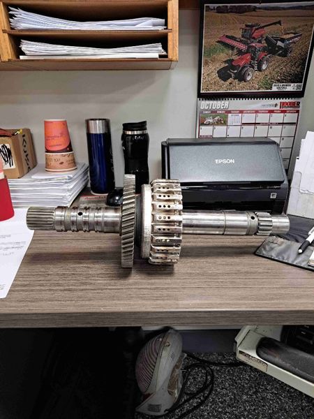 Case/case I.H. MX120 Input Shaft