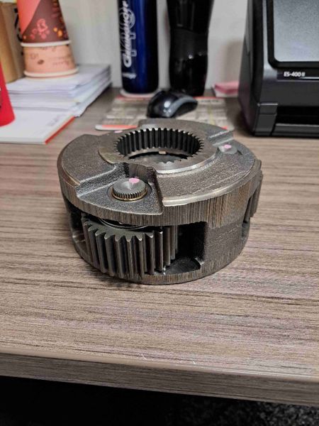 Case/case I.H. Patriot NT Power Hub Alburn 3-29T Gears