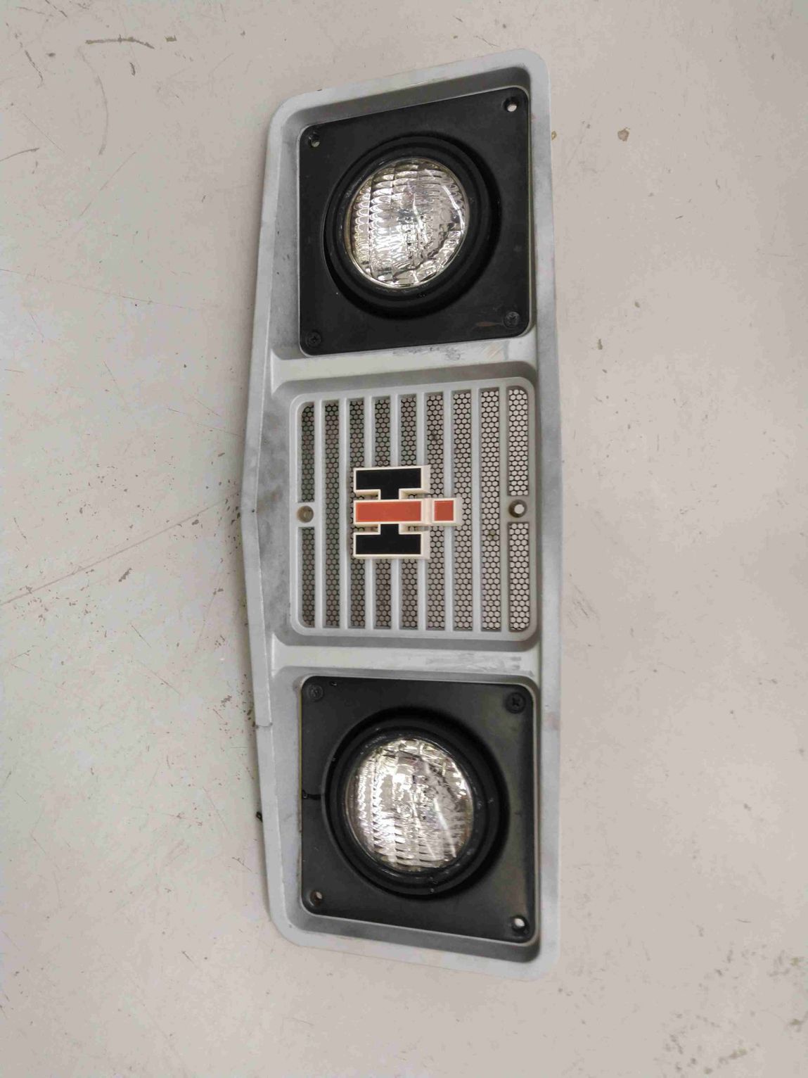 I.H./FARMALL 766 Top Grille Assembly