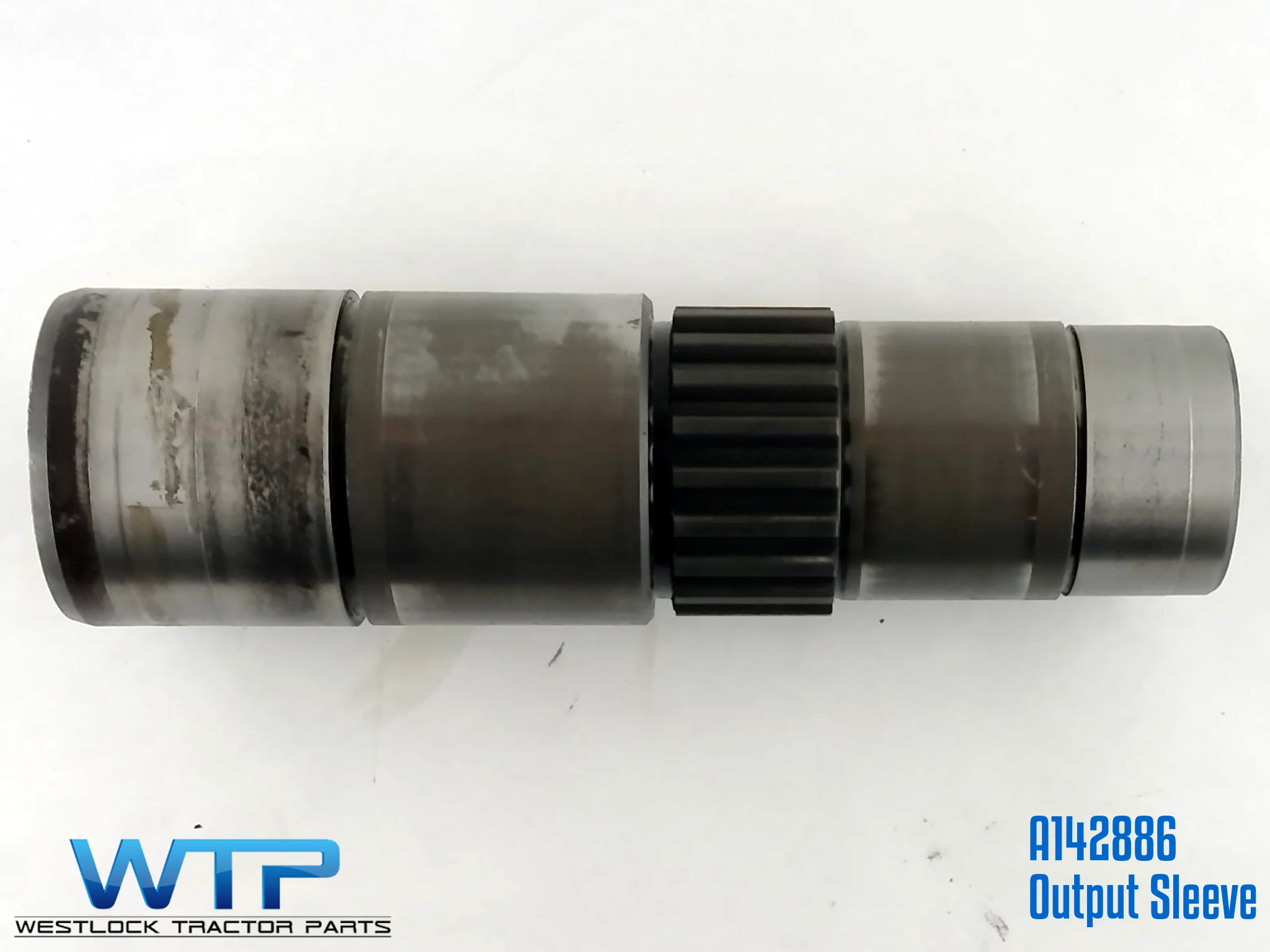 Case/case I.H. 2294 Output Sleeve