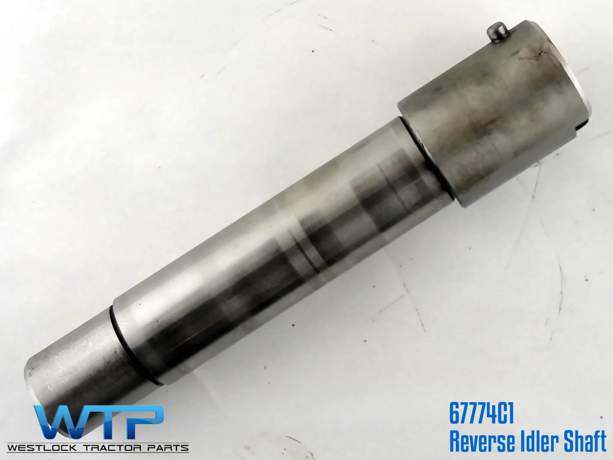 I.H./FARMALL 1566 Reverse Idler Shaft