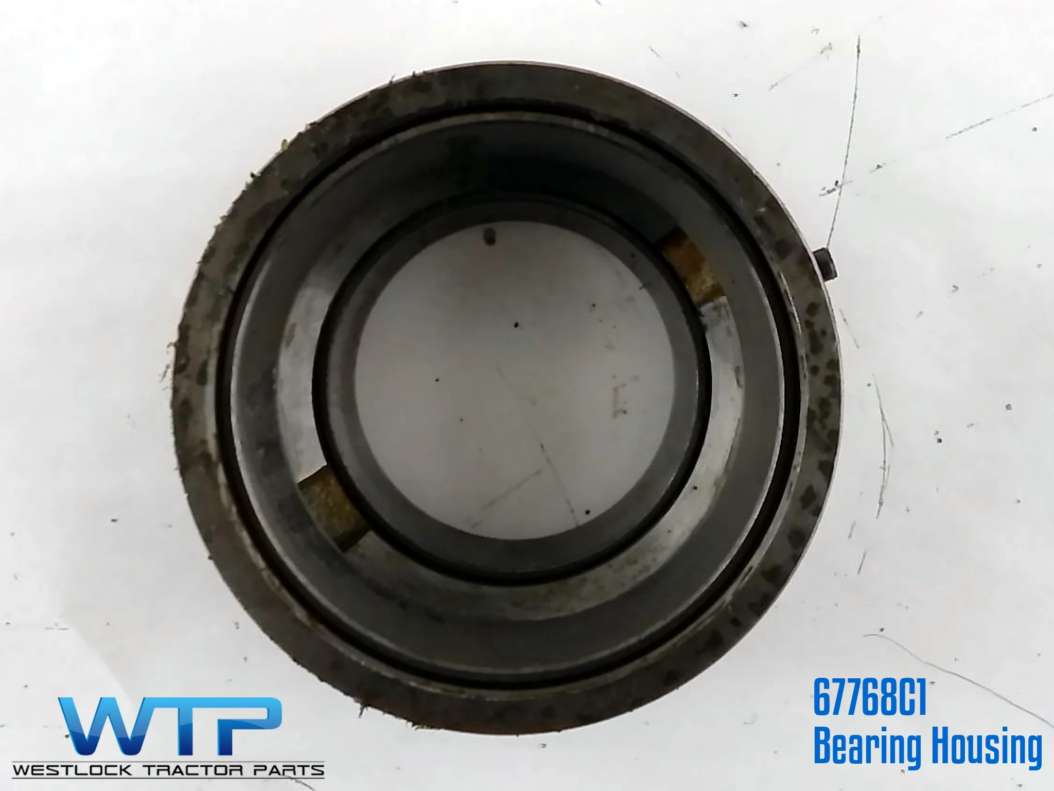 I.H./FARMALL 1566 Bearing Housing