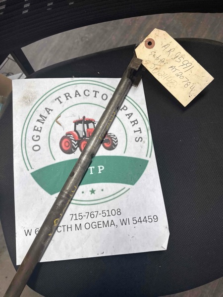 Deere 820, 830, 1020, 1520, 1530, 2020, 2030, 2040, 2240, 2440, 2630, 2640 Shifter Rail