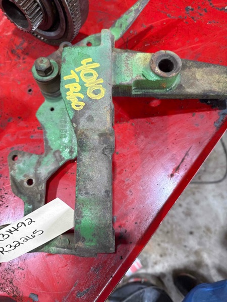 Deere 4010, 3010 LH Steering Valve Bracket