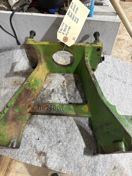 Deere 4010, 3010, 4020, 3020, 5010, 4000, 5020, 6030 Hydraulic Pump Support