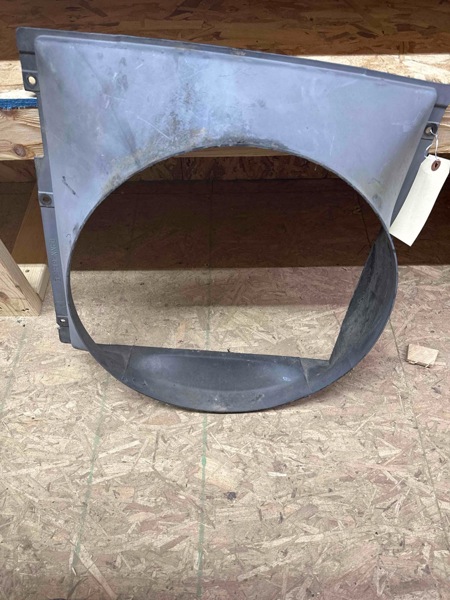 Ford 7700, 231, 233, 2600, 2600N, 2600R, 2600V, 333, 335, 3600, 3600N, 3600NO, 3600R, 3600V, 6900, 4100, 420, 4600, 4600NO, 4600O, 4600SU, 5110, 515, 531, 532, 535, 5600, 5610, 5700, 5900, 6410, 6600, 6600 Fan Shroud