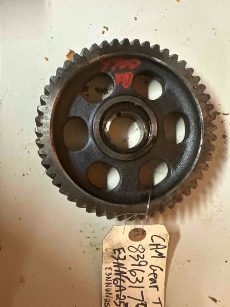 Ford 7700, TS90, TS100, TS110, TS115, 6610S, 6640, 7740, 7840, 8010, 8240, 8340, 230A, 250C, 260C, 335, 340, 340A, 340B, 345C, 345D, 420, 445, 445A, 445C, 445D, 455, 455C, 455D, 515, 530A, 531, 535, 540, 5 Camshaft Gear