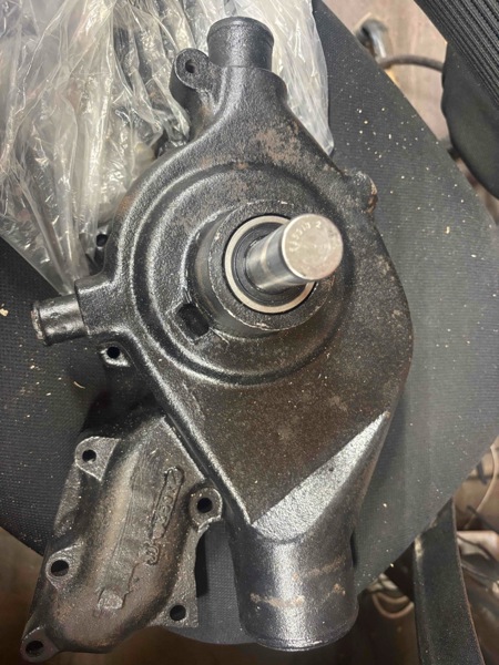 Deere 8630, 5460 Harvester Water Pump