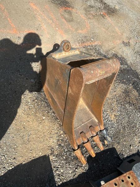 Caterpillar 416, 420, 426, 430 BUCKET-18 Pin Lock