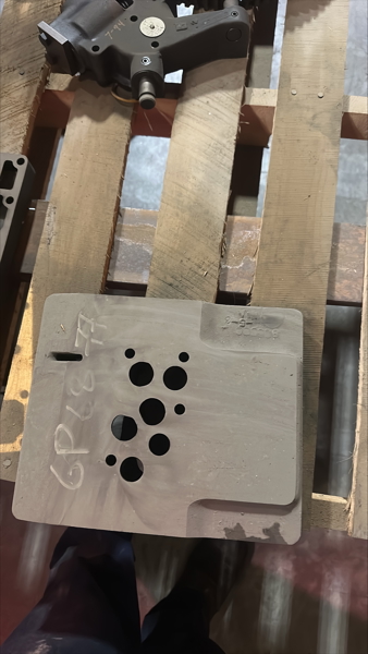 Caterpillar 589 Manifold