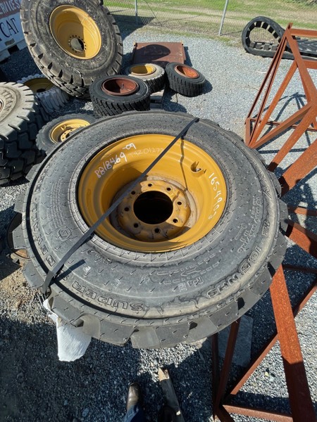 Caterpillar 236, 236B, 236B3, 236D, 236D3, 242, 242D, 242D3, 246, 246B, 246C, 246D, 246D3, 248, 248B, 252, 252B, 252B3, 256C, 260, 262, 262B, 262C, 262C2, 262D, 262D3, 272C, 272D, 272D2, 272D3 Tires