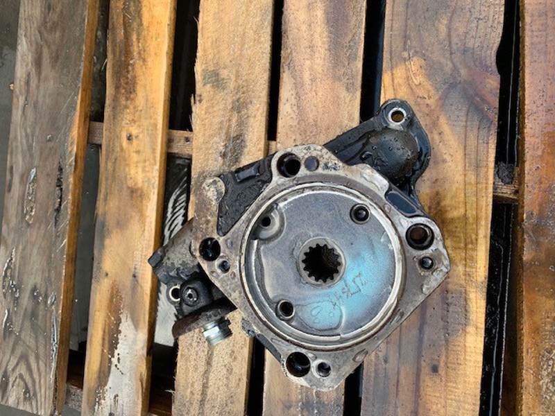Caterpillar TL642 Pump