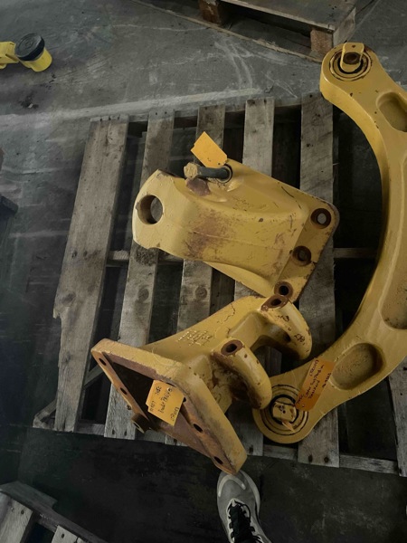   Bracket- Stabilizer
