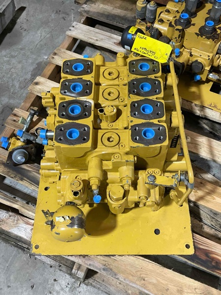 Caterpillar 950K, 962K 950K Main Control Valve