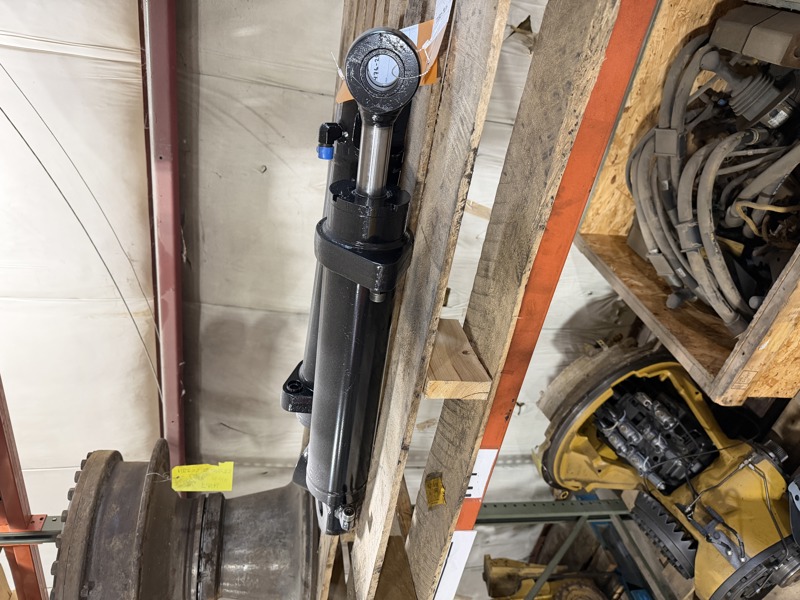 Caterpillar D5 Lift Cylinder