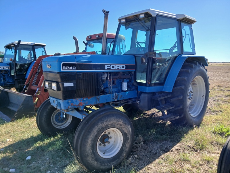 Ford 8240
