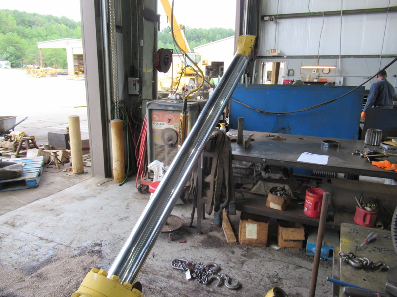 Komatsu PC228USLC-8 Boom Cylinder