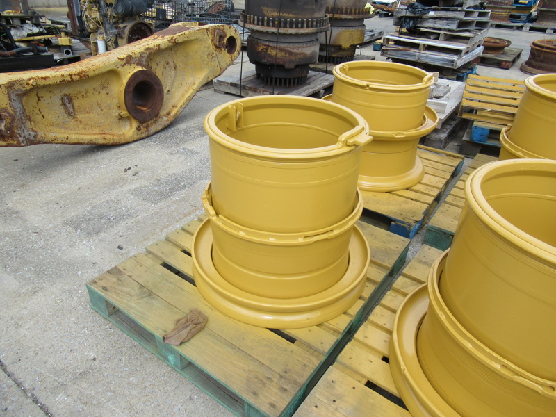 Caterpillar 740 Rim 29.5 X 25 23 Holes