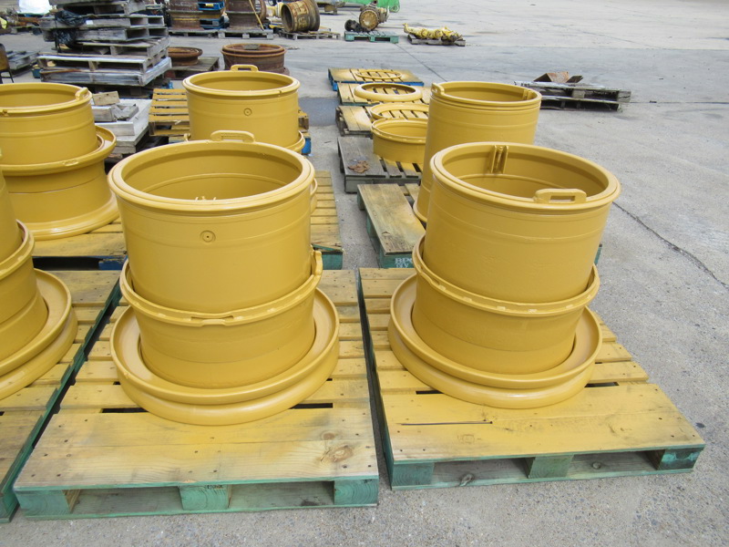 Caterpillar 740 Rim 29.5 X 25 23 Holes