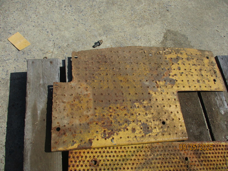 Caterpillar 826G Plate ( RH )