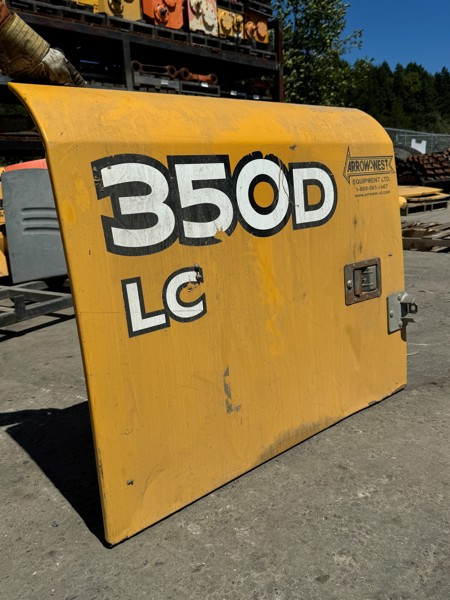 Deere 350D Door, Storage