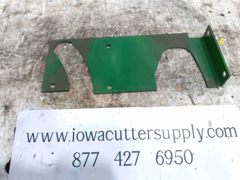 Deere 7950 Retainer RH