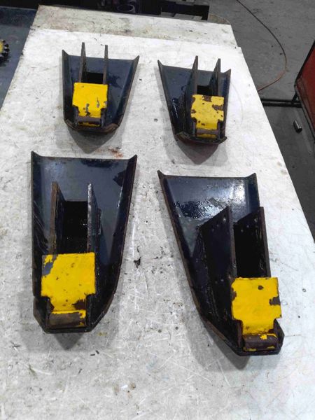 New Holland® FX 360N6 Skid Plate